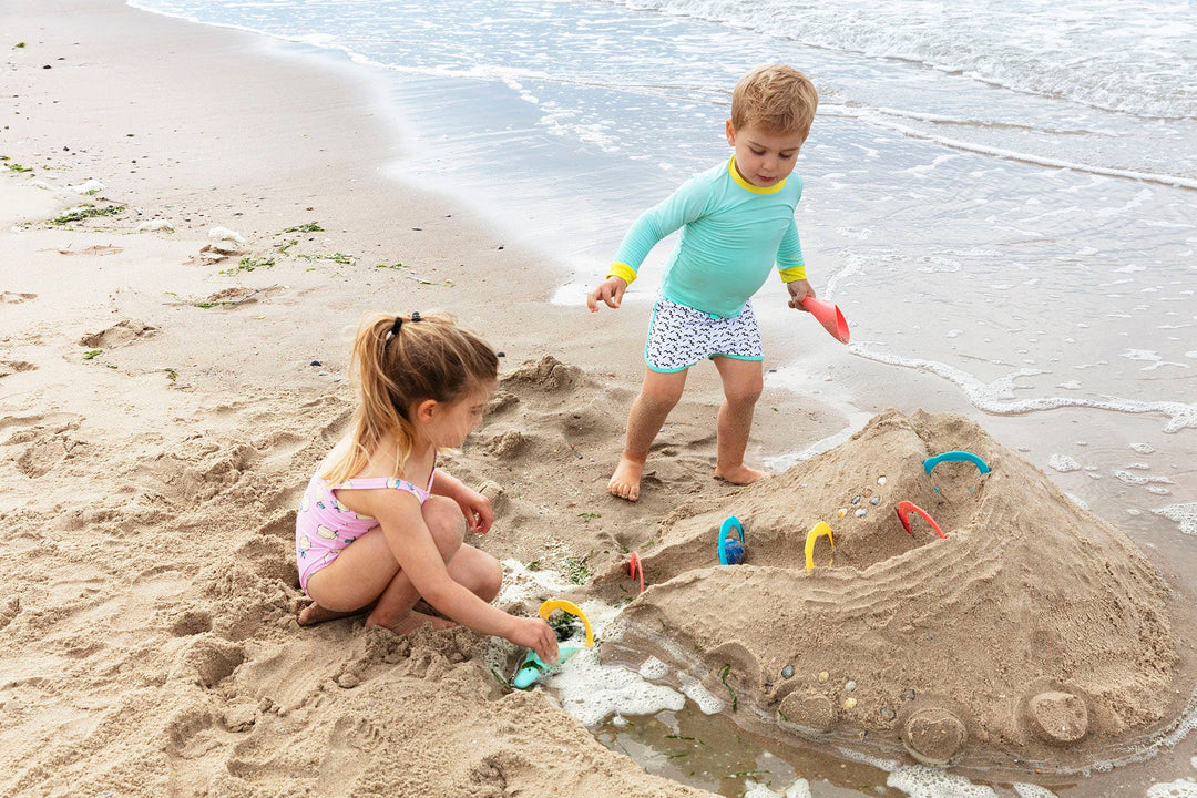 Beach Set -  Triplet, Ringo and a Magic Sand Shaper